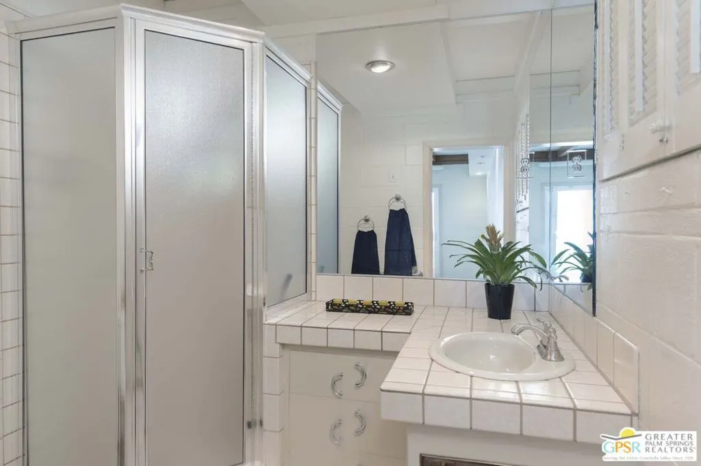 39005 Bel Air Drive, Cathedral City, California 92234 home-pic-10